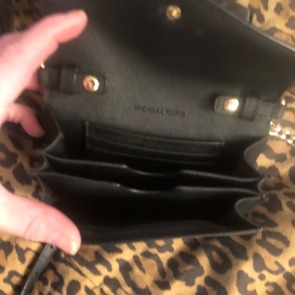 Micheal Kors black crossbody like new never used - Picture 7 of 10
